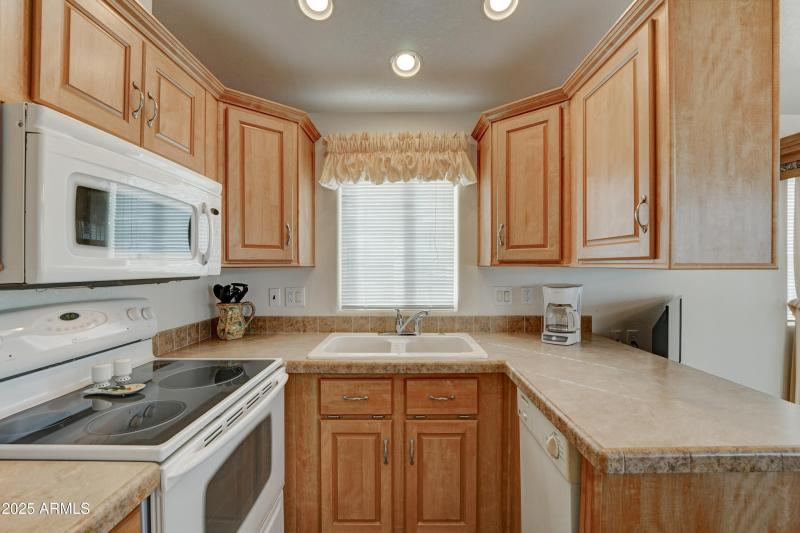 great workspace in kitchen