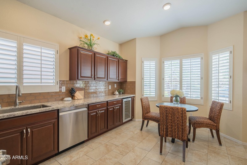 Light and bright kitchen