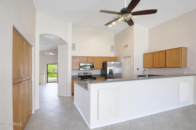 thumbnail_Marconi Ave REPLACEMENT (26)