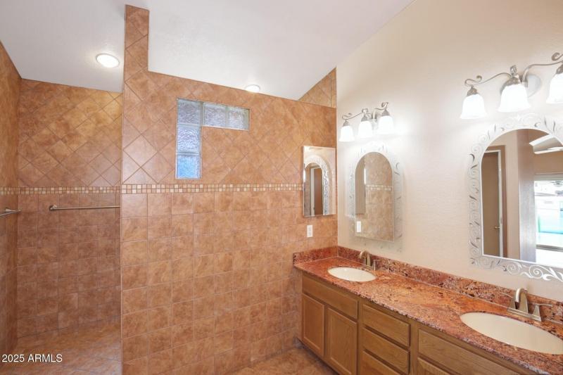 thumbnail_Marconi Ave REPLACEMENT (34)