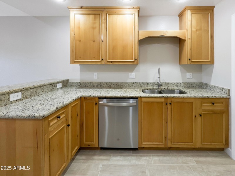 08 - Undermount sink & Dishwasher