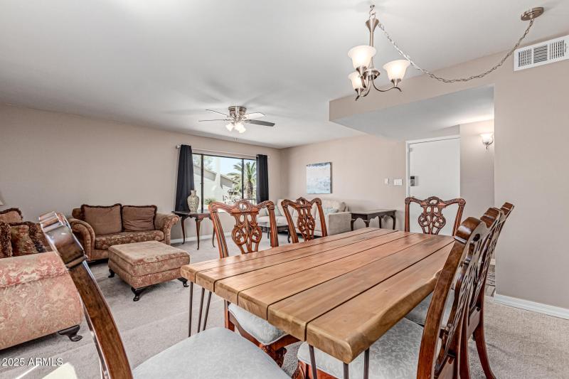 Dinning meets family room