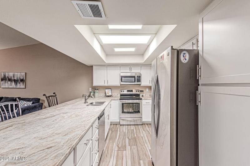 lots of counterspace