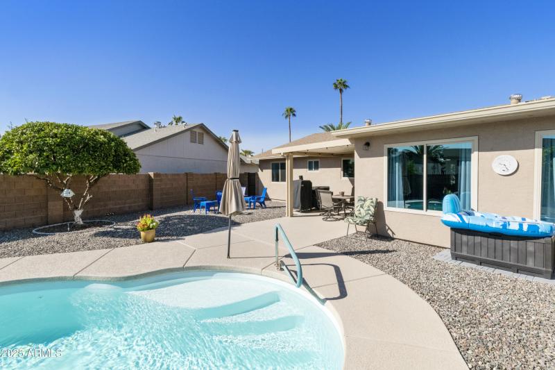 Low Maintenance Pool