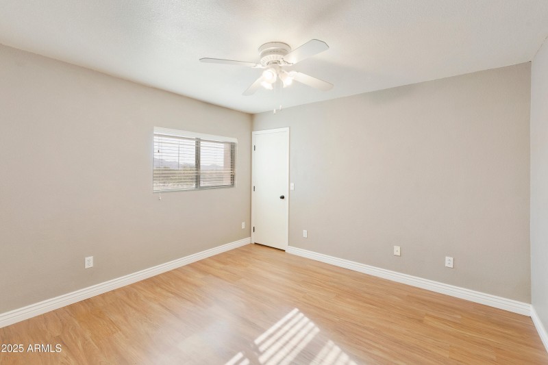 2258 E-020-021-dlb-MLS_Size