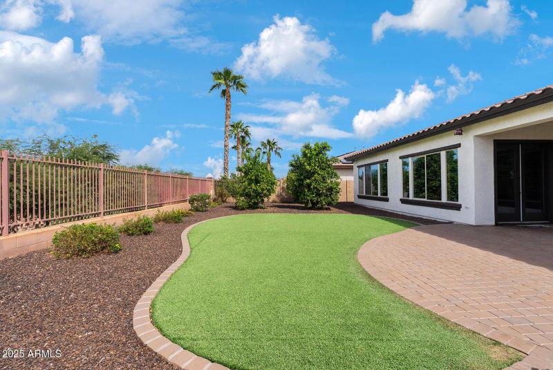 Easy to maintain landscaping