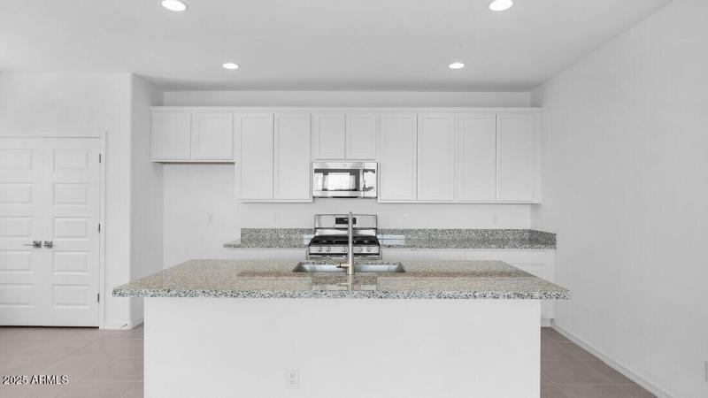 14631 W SAND HILLS Road-Ready Now!