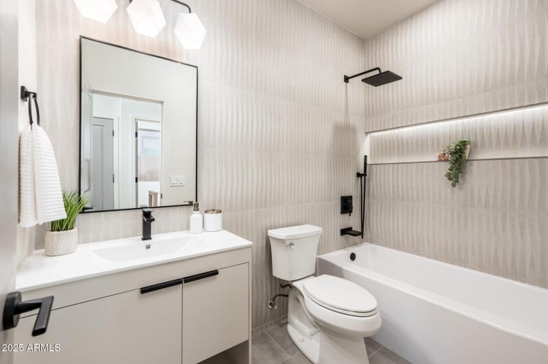 5106 E Wallace Ave - MLS-34