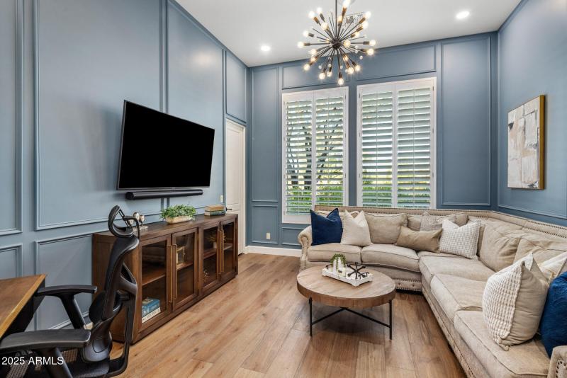 Flexible Office or 5th Bedroom