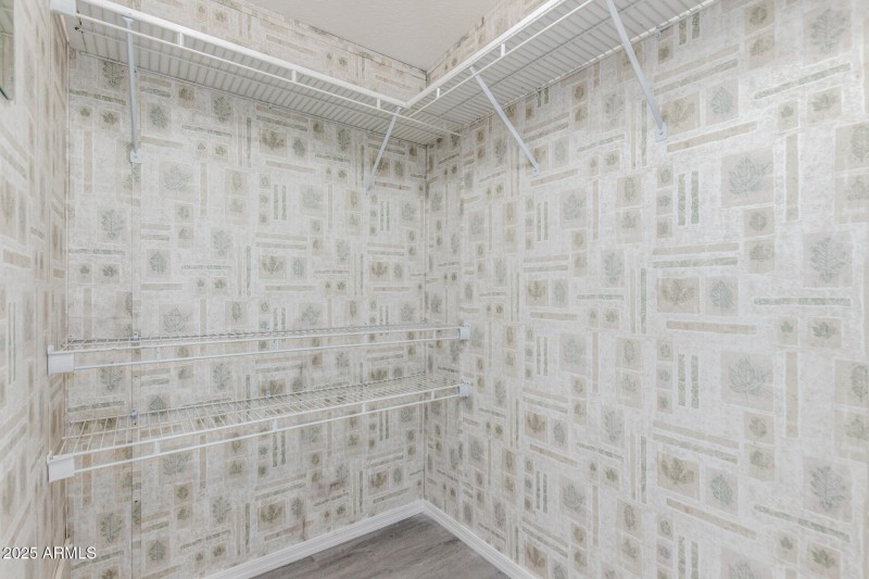 2 walk-in closets in primary