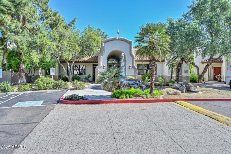 Las Brisas Community