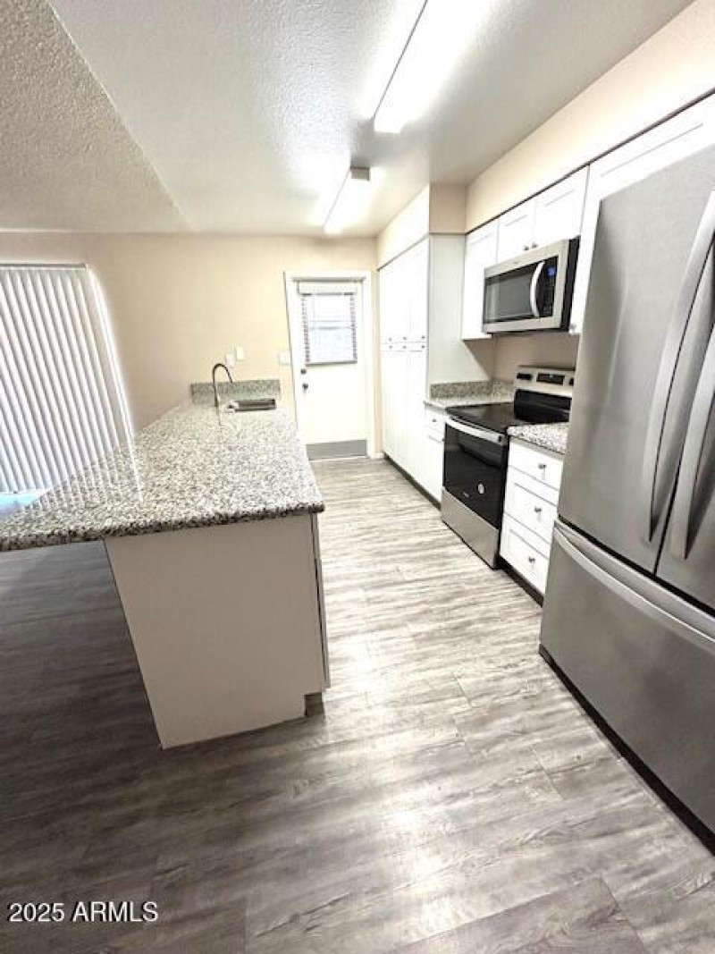 Laminate Plank Floors