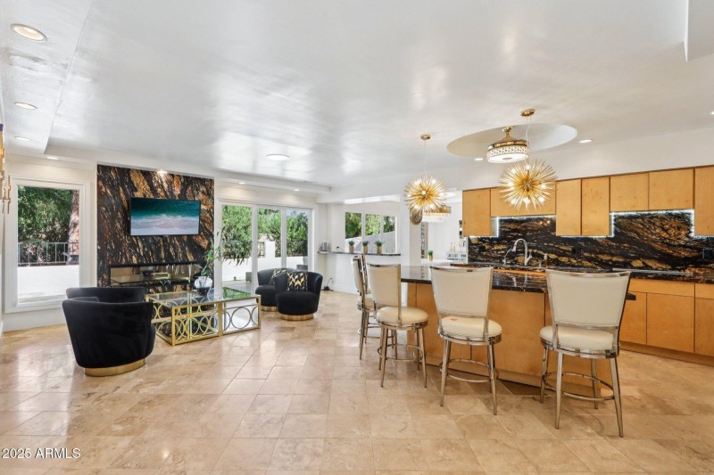 9-web-or-mls-19-web-or-mls-N 82nd St-L11