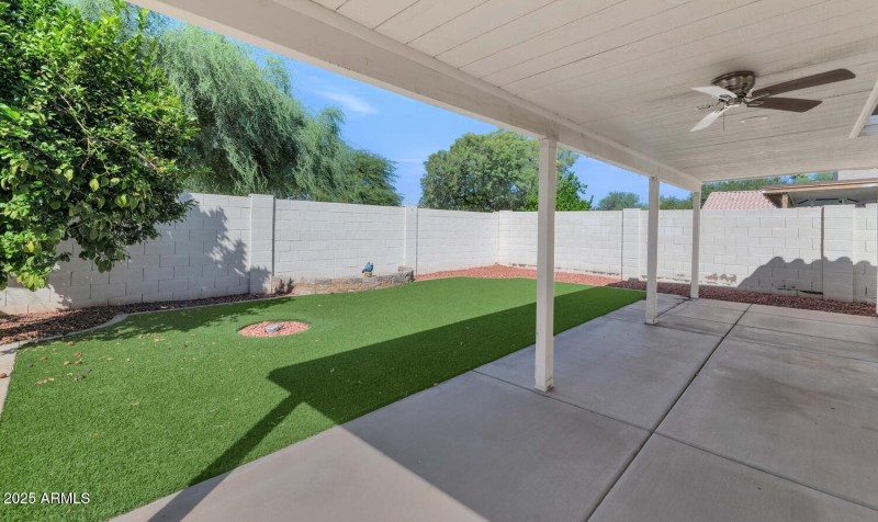 18624 N 39th St-large-023-006-TOD8853-15