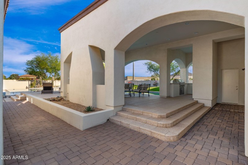 92-web-or-mls-Backyard1