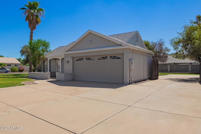 8503 W BLOOMFIELD RD