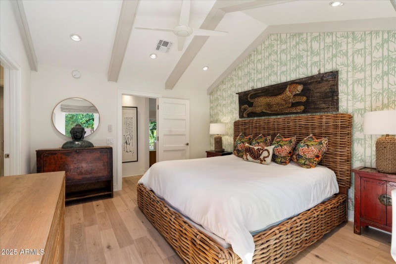 Primary Suite w/ Vaulted Ceiling