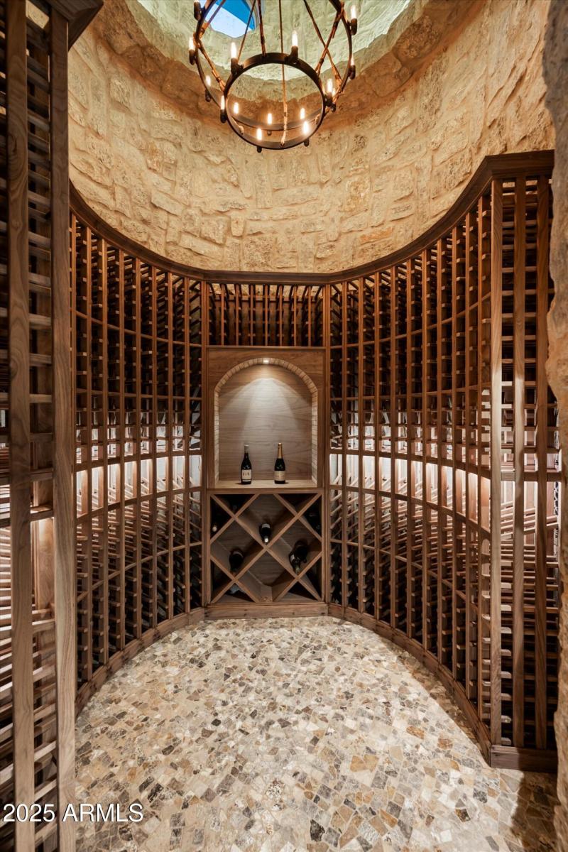 1000 Bottle Temp Controlled Wine Cellar