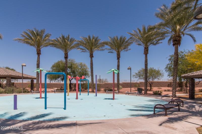 F) COMMUNITY SPLASH PAD