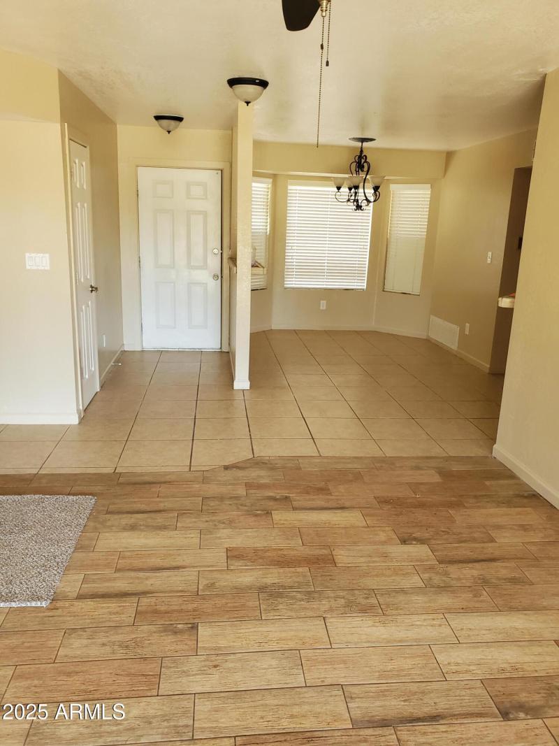 front entry/breakfast room