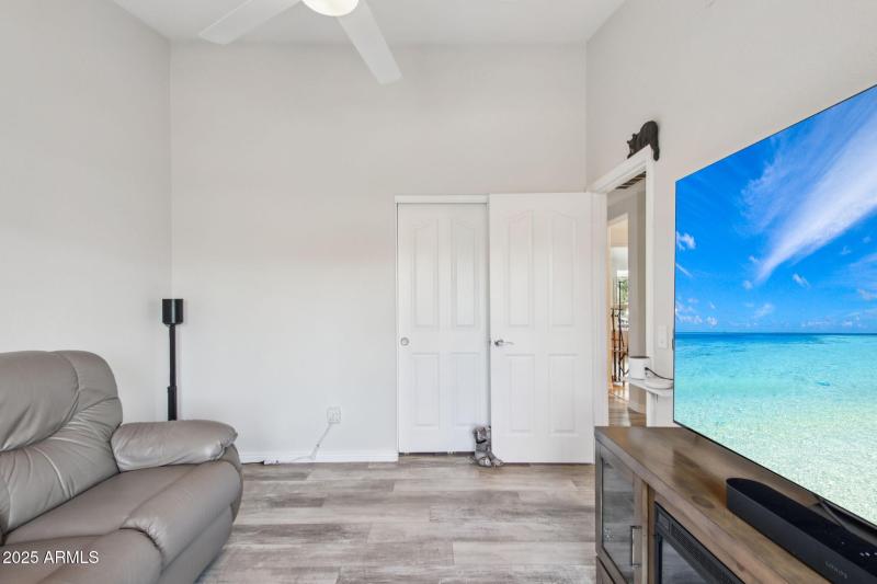 25-web-or-mls-N 148th Dr-S1909-023