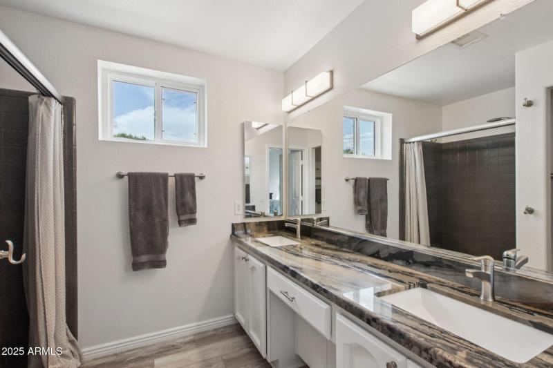 31-web-or-mls-N 148th Dr-S1909-029