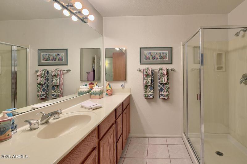 Guest Bath w/Walk-in Shower