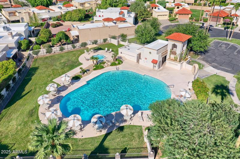 Huge Resort Style Heated Pool and Spa!