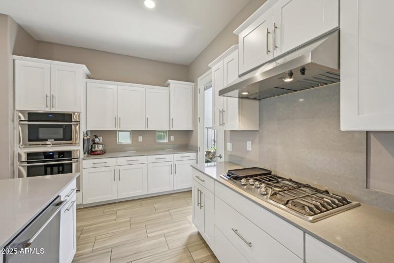 18-web-or-mls-N 205th Gln-S0110-018