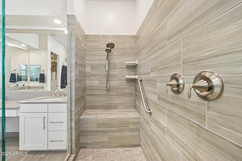 28-web-or-mls-N 205th Gln-S0110-028