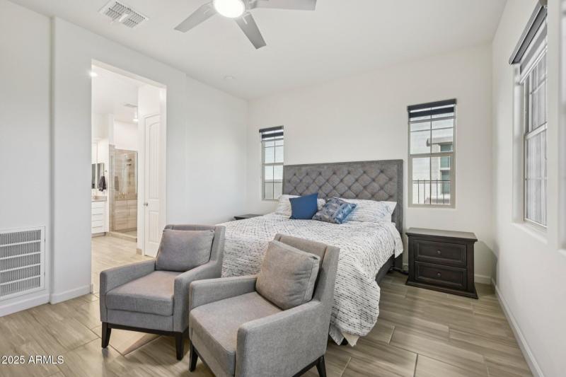 30-web-or-mls-N 205th Gln-S0110-030