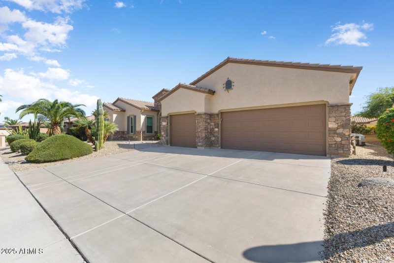 2-Front-of-the-house