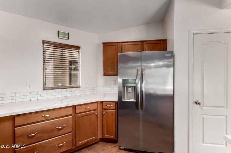 1413 E Holiday Drive