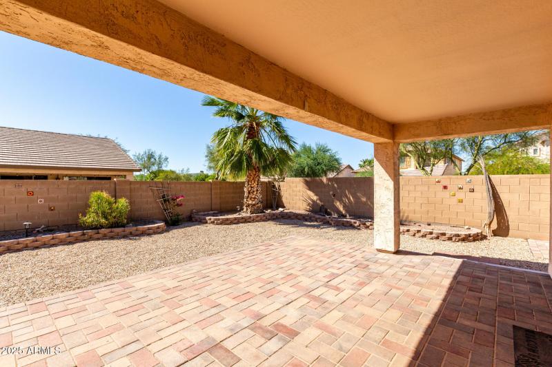 1413 E Holiday Drive