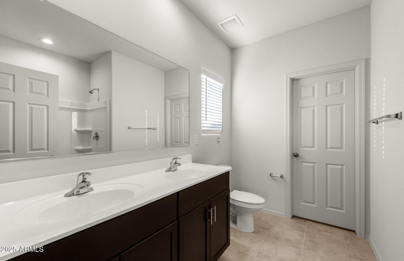 15 - Owner Bathroom