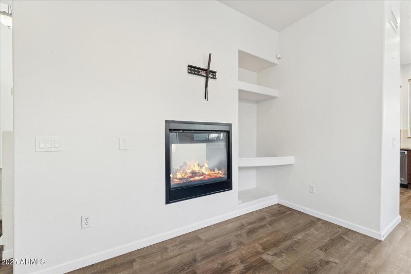 14-014-formal-dining