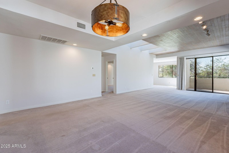 LOOK AT ALL THIS LIGHT