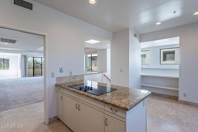 DARLING BREAKFAST NOOK