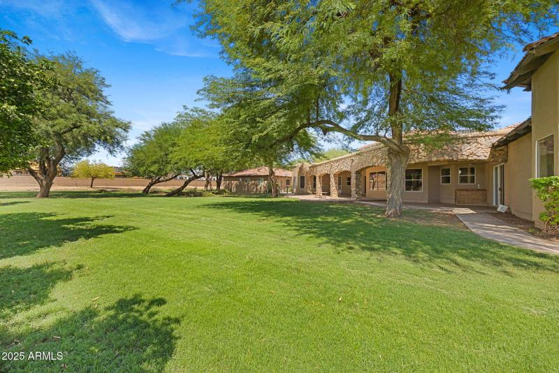 46-web-or-mls-8822-n-172nd-dr