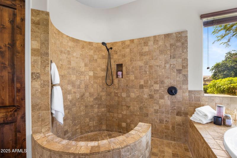 28-web-or-mls-8822-n-172nd-dr