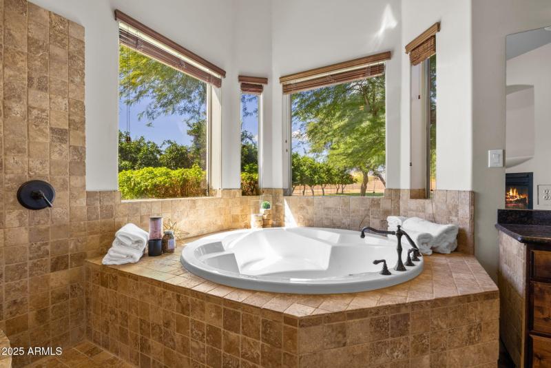 27-web-or-mls-8822-n-172nd-dr