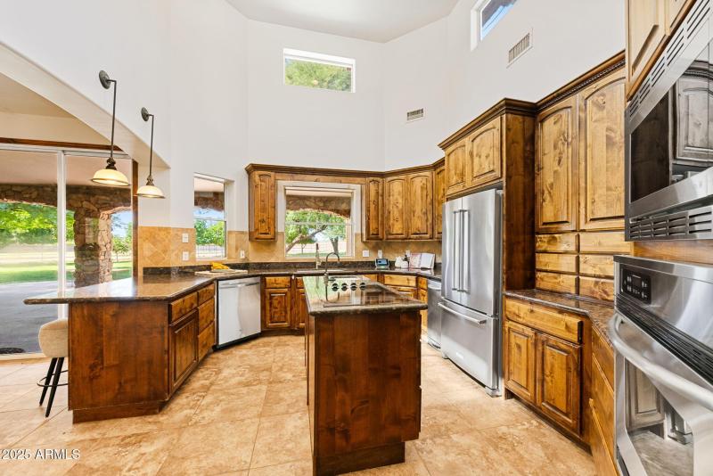 15-web-or-mls-8822-n-172nd-dr