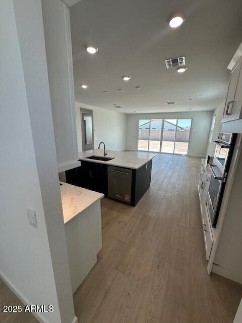 357 dining to kitchen