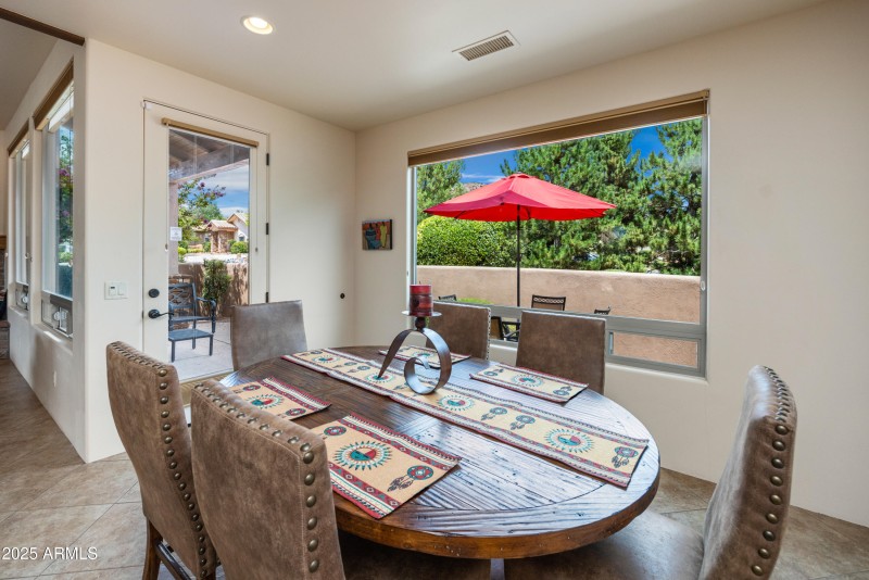 009_Dining Room