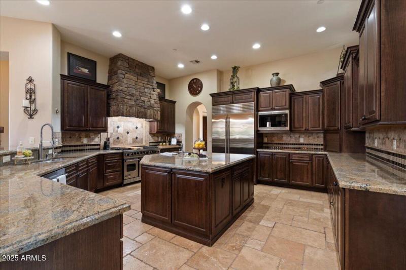 Chef’s Kitchen with Island