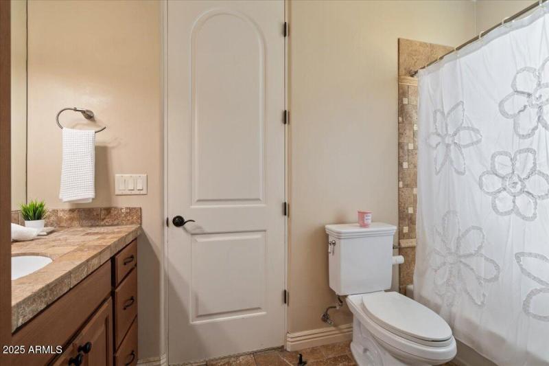 Bedroom En Suite Bath