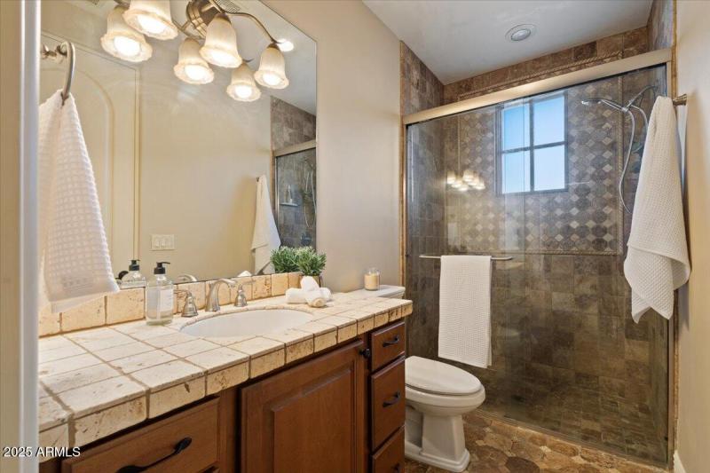 Fourth Bedroom En Suite Bath