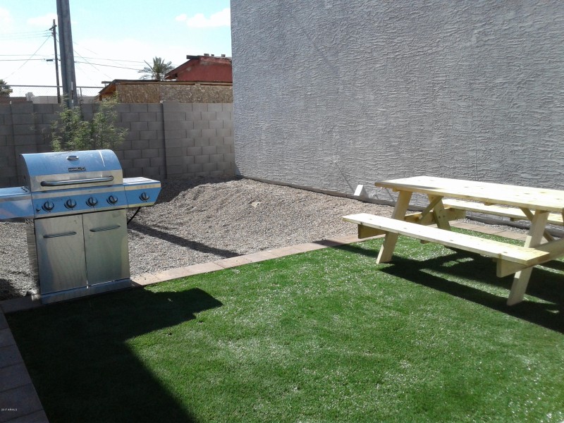 Grilling/Picnic Area