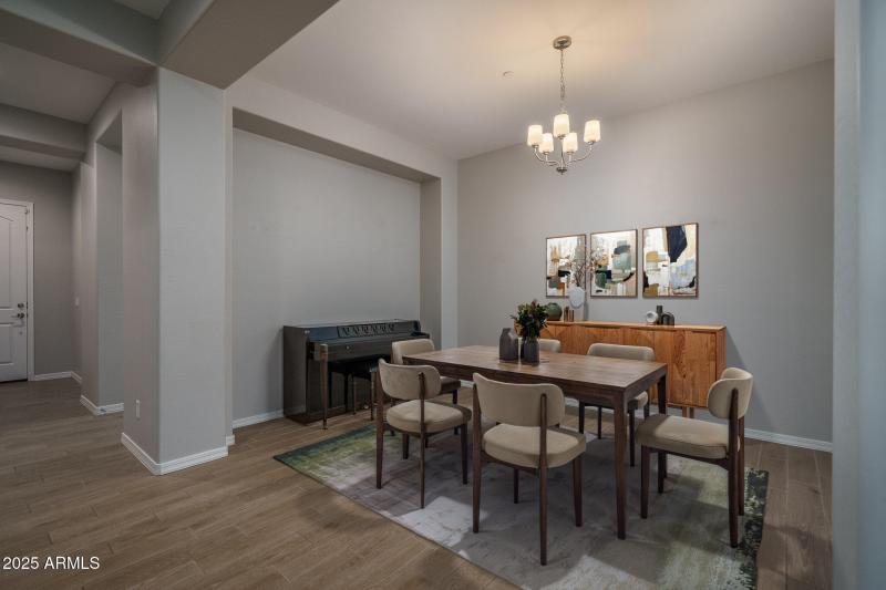 5a) FORMAL DINING VIRTUALLY STAGED