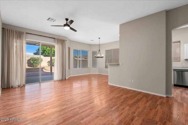 06-24225 North 39th Avenue 6